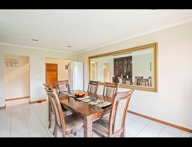 3 BEDROOM HOUSE RENTED IN LONEHILL